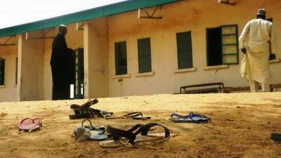 Боевики в Нигерии похитили более 300 учениц из местной школы