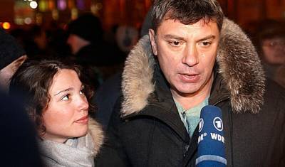 Жанна Немцова анонсировала новые расследования убийства ее отца
