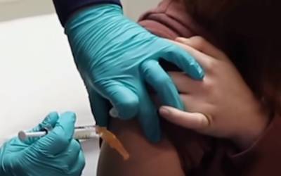 "Большая нагрузка": в Харьковской области сделали первую прививку от вируса, подробности