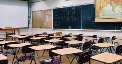 "Офицер позволил себе травить старшеклассника": в языковой скандал в школе Днепра вмешался омбудсмен