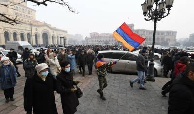 Оппозиция перекрыла улицы в Ереване