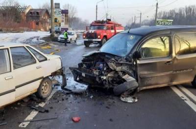 Масштабное ДТП на Прикарпатье: в опасном танго участвовали 6 автомобилей