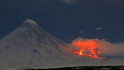 Извержение Ключевского вулкана на Камчатке усиливается