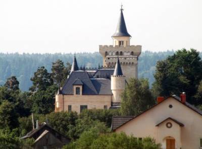 Замок Галкина и Пугачевой признан самым дорогим домом российского шоу-бизнеса