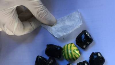 Махачкалинскую семью обвинили в распространении наркотиков через "тайники-закладки"