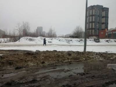 «На работу не доплыть»: петербуржцы жалуются на потоп в городе
