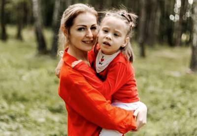 Особому ребенку – обычное детство: как 6-летней кобринчанке помогают белорусы