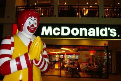 В McDonald's есть секретное подразделение: оно шпионит за теми, кто требует большую зарплату