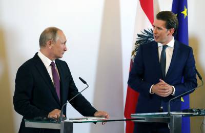 Путин обсудил с канцлером Австрии возможные поставки "Спутника V"