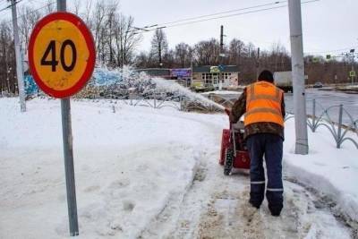 Дирекцию благоустройства оштрафовали за сугробы у пешеходных переходов в Рязани
