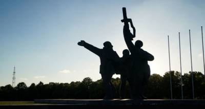 Линдерман: после уничтожения мемориала в Екабпилсе они взорвут памятник Освободителям Риги