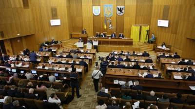 Депутаты Ивано-Франковска призывают запретить ОПЗЖ и партию Шария