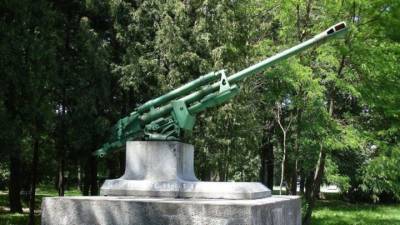 СКР возбудил дело после осквернения памятника советским воинам в Латвии