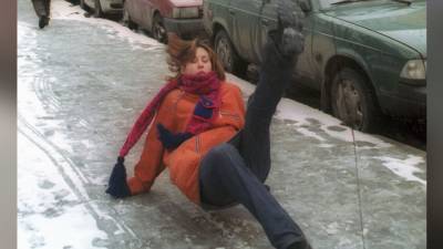 Более 20 жителей Петербурга пострадали во время резкого потепления