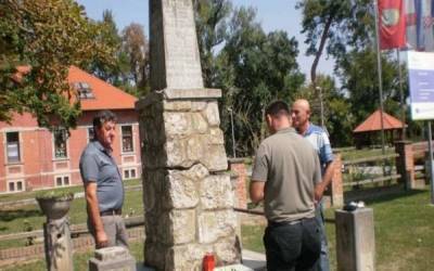 В Хорватии памятник погибшим антифашистам снесли ради автобусной...