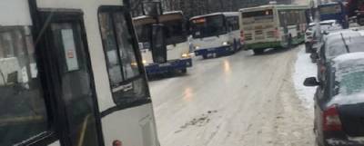 «Видал я эти дороги...»: В Ярославле водители автобусов отказываются работать