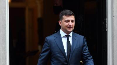 Зеленский вновь отстранил от должности главу КС Украины