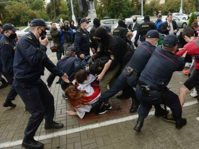 Шмыгаль поручил рассмотреть возможность санкций против белорусских чиновников – нардеп