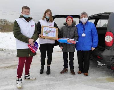 Активисты «Заботы» навестили многодетные семьи в Смоленской области