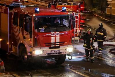 Два человека погибли в пожаре на севере Москвы
