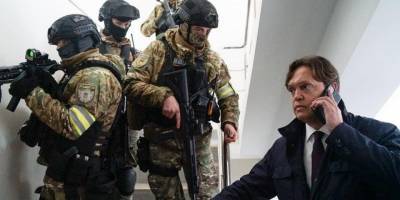 Сенниченко показал, как с полицией и спецназом «штурмовал» Центрэнерго, чтобы представить новое руководство — видео