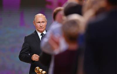 "Путина они боятся": почему Западу не нужна успешная Россия