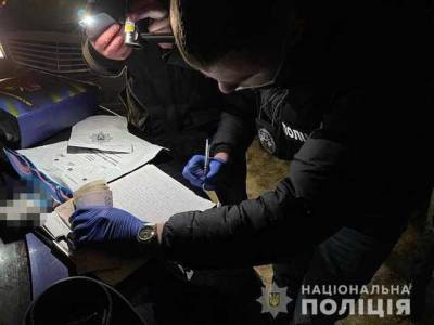 Правоохоронці затримали молодика, який незаконно продавав вогнепальну зброю та гранати на території Києва