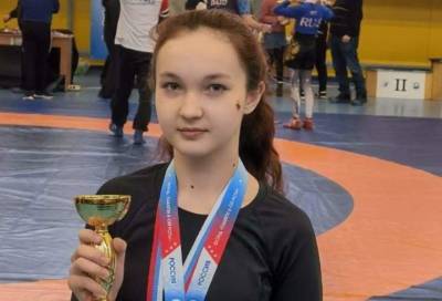 Спортсменка из Луги вернулась с «золотом» со всероссийских соревнований по боевому самбо