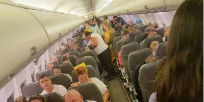 Самолет SkyUp с украинскими туристами на борту снова застрял по дороге из Занзибара