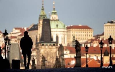 Чехия второй раз за месяц продлевает режим ЧС