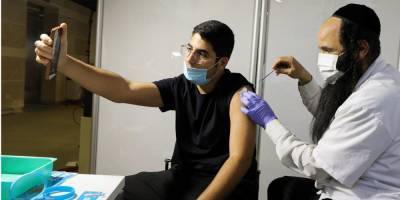 В Израиле вакцинировали от коронавируса больше половины населения