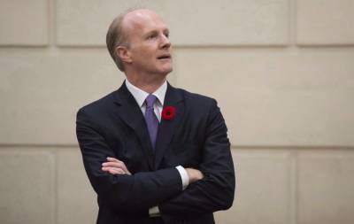 В Канаде топ-чиновник уволился после COVID-вакцинации вне очереди