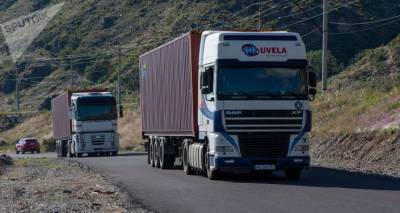 Движение по ряду дорог в Армении затруднено: на "Верхнeм Ларсe" скопилось более 480 фур