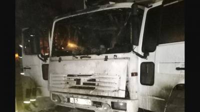 Двое мужчин сгорели в кабине грузовика в Иркутске