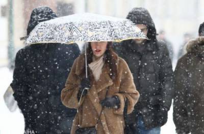 Мокрый снег и сильный ветер: в Украине резко испортится погода