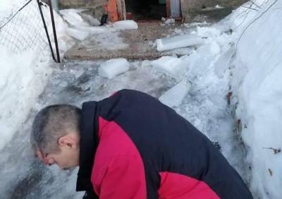 Мэрия Рязани отреагировала на обрушение глыбы льда на мужчину