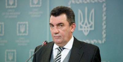 Неприятности украинцам, имеющим второе гражданство, пообещали в СНБО
