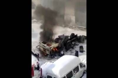 В центре Йошкар-Олы во дворе пожарной части сгорел грузовик