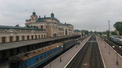 До 7 марта на Прикарпатье можно доехать поездом: что для этого нужно