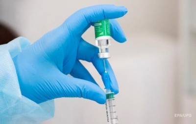 В Украине вакцинация от коронавируса идет медленно: привиты всего три тысячи человек