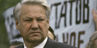 Борис Ельцин не захватил Крым, поскольку Украина была в газовых долгах перед Россией, считает Андрей Сенченко - ТЕЛЕГРАФ