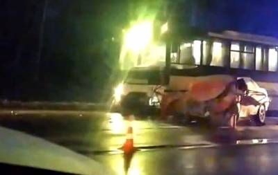 Пассажирский автобус «Петрозаводск-Петербург» попал в ДТП: один человек погиб