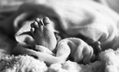 Женщина и ее новорожденный ребенок скончались после домашних родов