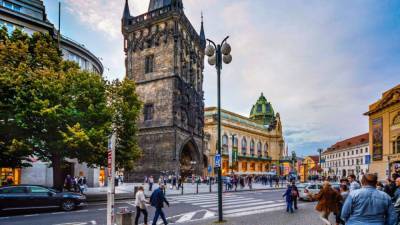 Эксперт по туризму рассказал о борьбе за российских путешественников в Европе
