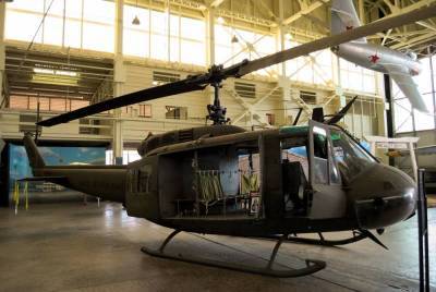 Украина будет собирать американские боевые вертолеты времён Вьетнама