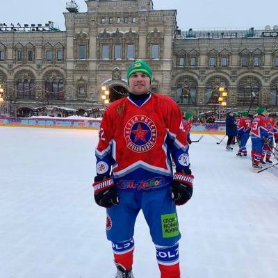 Кузбасский боксёр сыграл в хоккей на Красной площади в составе команде «Звёзды России»