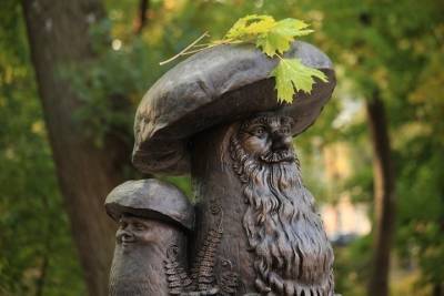 Рязанские «Грибы с глазами» и Хемингуэй вошли в число самых необычных скульптур России