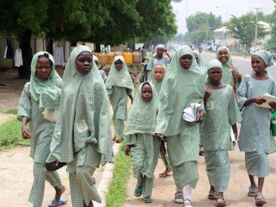 Боевики похитили 317 школьниц из интерната в Нигерии