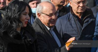 Вазген Манукян уверен, что президент не подпишет решение об увольнении главы Генштаба