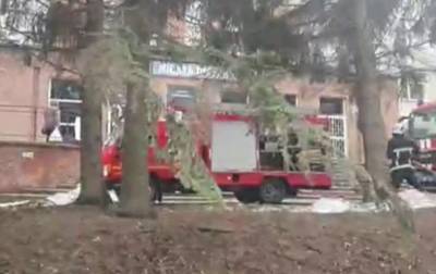 В больнице Черновцов произошел взрыв, есть жертвы